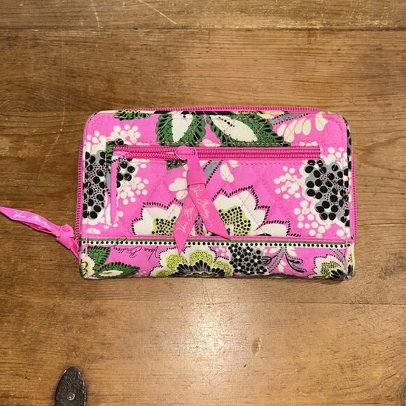 Vera Bradley Priscilla Pink Turn Smartphone Wallet - Picture 3 of 9